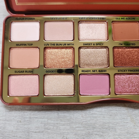 Too Faced Cinnamon Swirl Limited Edition Sweet & Spicy Eyeshadow Palette BNWT. - Picture 4 of 9